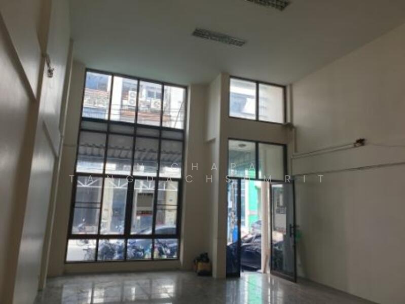 ให้เช่า - ให้เช่า ตึกแถว ย่าน ทาวน์อินทาวน์ 3 ชั้นครึ่ง, กรุงเทพ