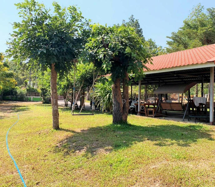 พร้อมที่ดินขนาดใหญ่, Nakhon Ratchasima, Cho Ho, Muang Nakhon Ratchasima, Nakhon Ratchasima, 5 Bedrooms, 300 sqm, Single Detached House For Sale, by ERA Holding (Thailand) Co., Ltd., 500143282 - DDproperty.com