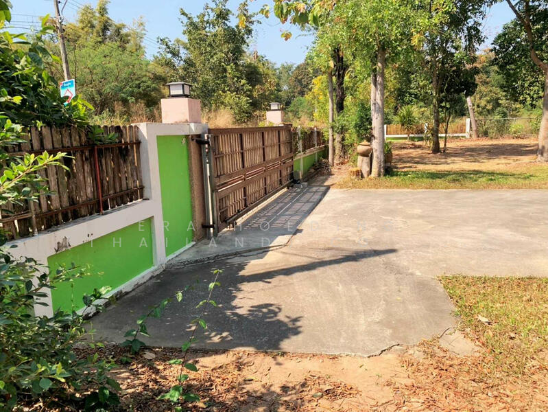 พร้อมที่ดินขนาดใหญ่, นครราชสีมา, จอหอ, เมืองนครราชสีมา, นครราชสีมา, 300 ตร.ม., บ้านเดี่ยว ขาย, โดย ERA Holding (Thailand) Co., Ltd., 500143282 - DDproperty.com