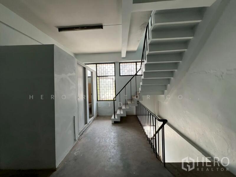 For rent Shophouse 800sqm in Phra Khanong Nuea, Watthana, Bangkok BTS On Nut BRE26343, Bangkok, Phra Kanong Nua, Watthana, Bangkok, , 800 sqm, Shophouse For Rent, by Hero Realtor Co., Ltd., 500143364 - DDproperty.com