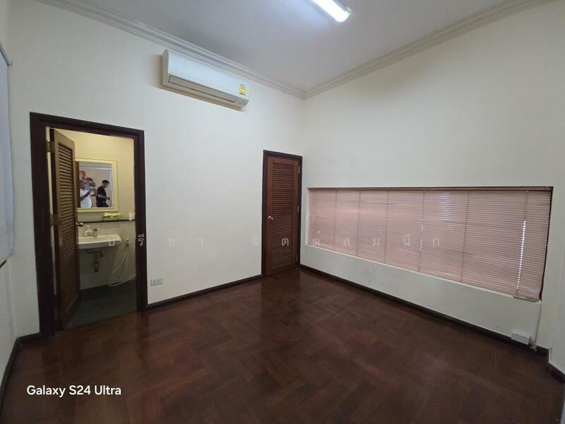 หมู่บ้านสีฟ้า โฮมออฟฟิส 4 ชั้น 350 ตรม. ให้เช่าในซอยอารีย์ 4 เหนือ, กรุงเทพ, Phaholyothin 9, สามเสนใน, พญาไท, กรุงเทพ, 350 ตร.ม., สำนักงาน ให้เช่า, โดย ปรีชา จิตต์สมนึก, 500143402 - DDproperty.com