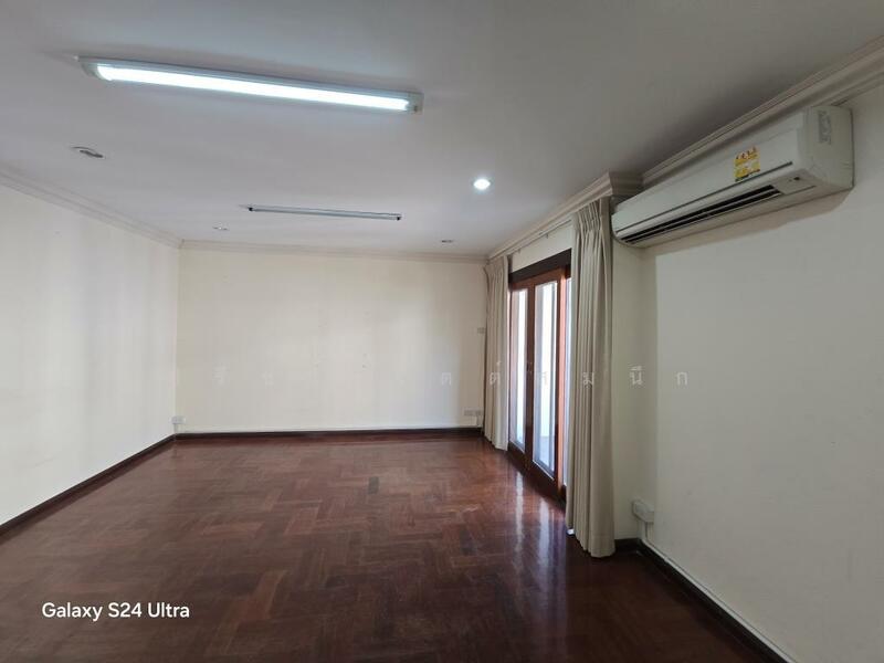 หมู่บ้านสีฟ้า โฮมออฟฟิส 4 ชั้น 350 ตรม. ให้เช่าในซอยอารีย์ 4 เหนือ, กรุงเทพ, Phaholyothin 9, สามเสนใน, พญาไท, กรุงเทพ, 350 ตร.ม., สำนักงาน ให้เช่า, โดย ปรีชา จิตต์สมนึก, 500143402 - DDproperty.com