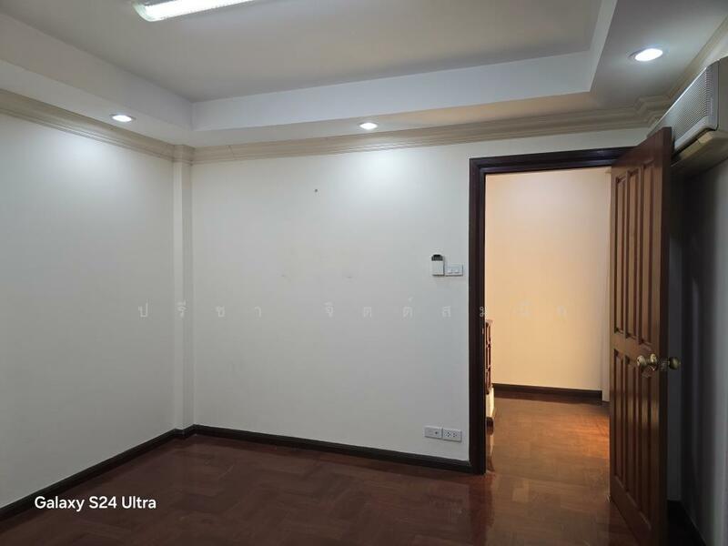 หมู่บ้านสีฟ้า โฮมออฟฟิส 4 ชั้น 350 ตรม. ให้เช่าในซอยอารีย์ 4 เหนือ, กรุงเทพ, Phaholyothin 9, สามเสนใน, พญาไท, กรุงเทพ, 350 ตร.ม., สำนักงาน ให้เช่า, โดย ปรีชา จิตต์สมนึก, 500143402 - DDproperty.com