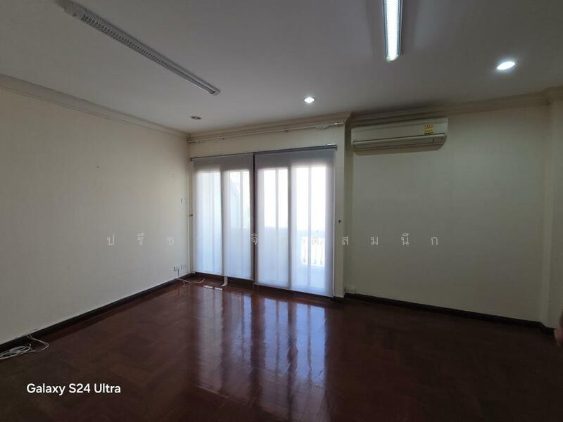 หมู่บ้านสีฟ้า โฮมออฟฟิส 4 ชั้น 350 ตรม. ให้เช่าในซอยอารีย์ 4 เหนือ, กรุงเทพ, Phaholyothin 9, สามเสนใน, พญาไท, กรุงเทพ, 350 ตร.ม., สำนักงาน ให้เช่า, โดย ปรีชา จิตต์สมนึก, 500143402 - DDproperty.com