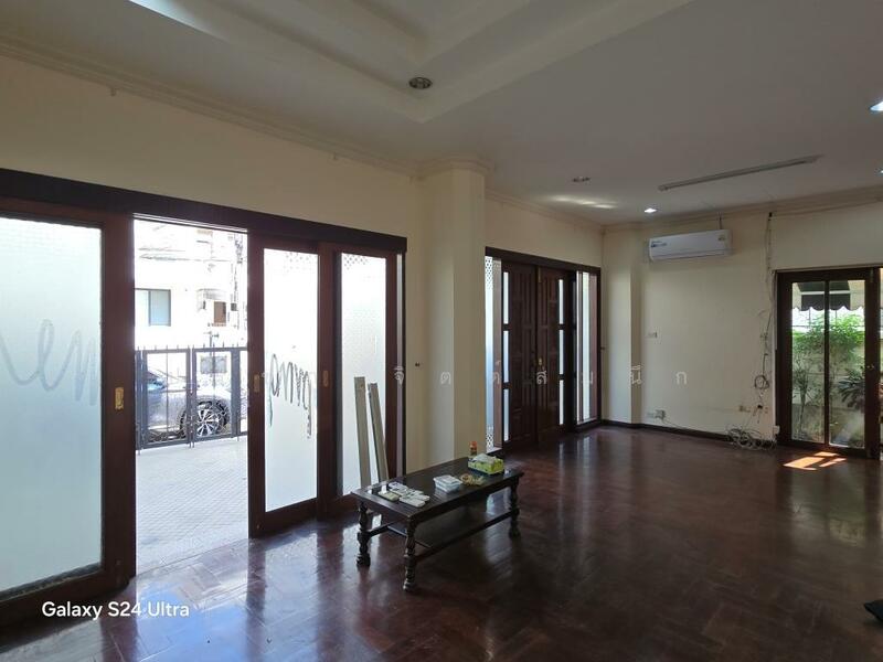 หมู่บ้านสีฟ้า โฮมออฟฟิส 4 ชั้น 350 ตรม. ให้เช่าในซอยอารีย์ 4 เหนือ, กรุงเทพ, Phaholyothin 9, สามเสนใน, พญาไท, กรุงเทพ, 350 ตร.ม., สำนักงาน ให้เช่า, โดย ปรีชา จิตต์สมนึก, 500143402 - DDproperty.com