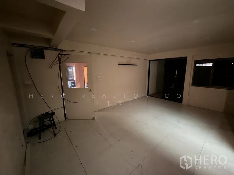 ให้เช่า - ให้เช่าอาคารพาณิชย์ ย่านนราธิวาส–สาทร ใกล้ BTS ช่องนนทรี ยานนาวา HRE00213, กรุงเทพ