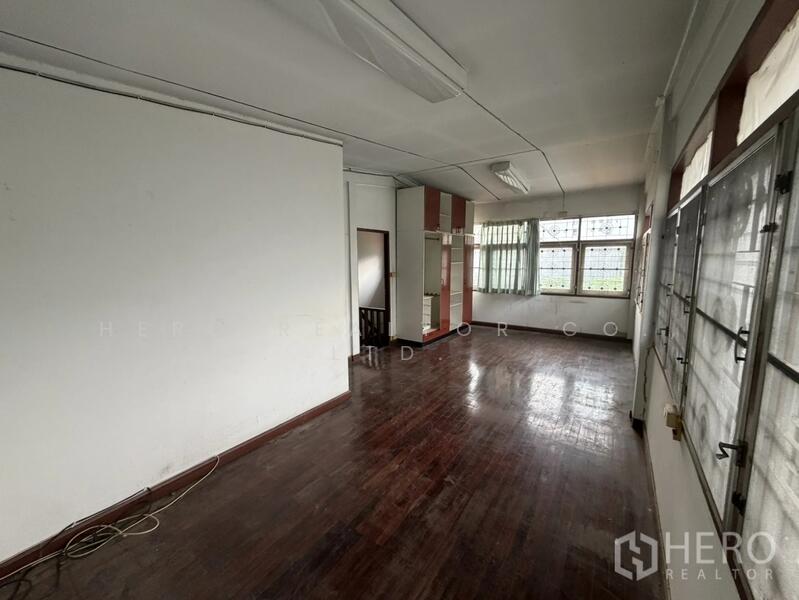 ให้เช่า - ให้เช่าอาคารพาณิชย์ ย่านนราธิวาส–สาทร ใกล้ BTS ช่องนนทรี ยานนาวา HRE00213, กรุงเทพ