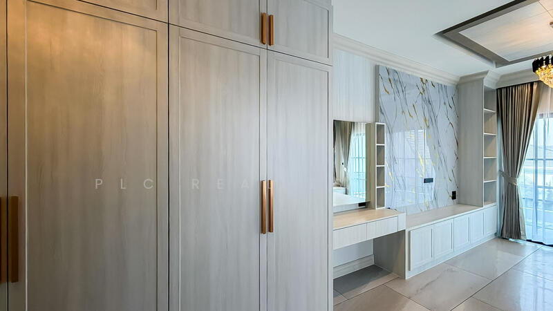 Luxury Pool Villa for Sale in East Pattaya, Chon Buri (Pattaya), Bang Lamung, Bang Lamung (Pattaya), Chon Buri (Pattaya), 5 Bedrooms, 1,600 sqm, Villa For Sale, by PLC Real Estate, 500143424 - DDproperty.com