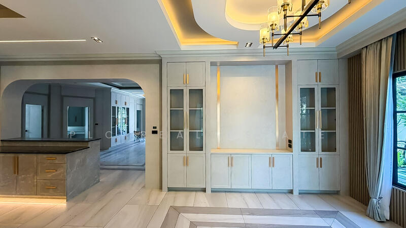 Luxury Pool Villa for Sale in East Pattaya, Chon Buri (Pattaya), Bang Lamung, Bang Lamung (Pattaya), Chon Buri (Pattaya), 5 Bedrooms, 1,600 sqm, Villa For Sale, by PLC Real Estate, 500143424 - DDproperty.com