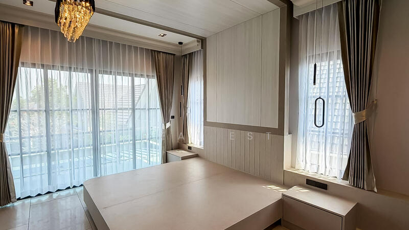 Luxury Pool Villa for Sale in East Pattaya, Chon Buri (Pattaya), Bang Lamung, Bang Lamung (Pattaya), Chon Buri (Pattaya), 5 Bedrooms, 1,600 sqm, Villa For Sale, by PLC Real Estate, 500143424 - DDproperty.com