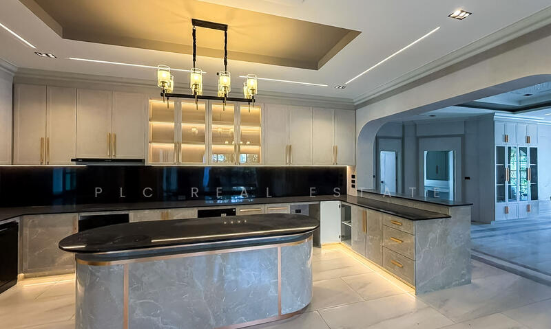 Luxury Pool Villa for Sale in East Pattaya, Chon Buri (Pattaya), Bang Lamung, Bang Lamung (Pattaya), Chon Buri (Pattaya), 5 Bedrooms, 1,600 sqm, Villa For Sale, by PLC Real Estate, 500143424 - DDproperty.com