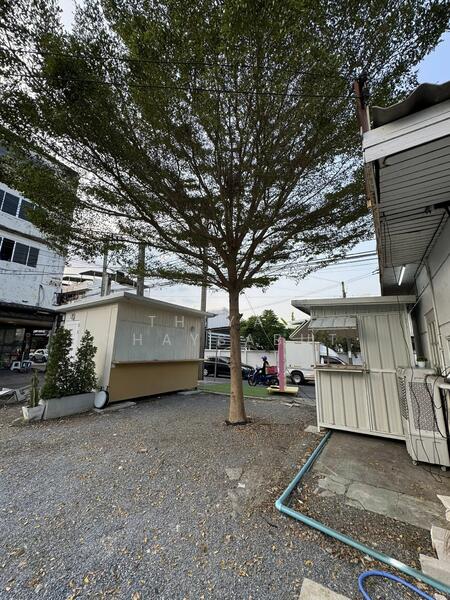 อาคาร 1 ชั้น มีที่จอถหลายคัน ติดริมถนนเมน, กรุงเทพ, สตรีวิทยา2, ลาดพร้าว, ลาดพร้าว, กรุงเทพ, 100 ตร.ม., พื้นที่ขายของ ให้เช่า, โดย Thiya​ Chaysabut, 500143458 - DDproperty.com