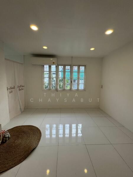 อาคาร 1 ชั้น มีที่จอถหลายคัน ติดริมถนนเมน, กรุงเทพ, สตรีวิทยา2, ลาดพร้าว, ลาดพร้าว, กรุงเทพ, 100 ตร.ม., พื้นที่ขายของ ให้เช่า, โดย Thiya​ Chaysabut, 500143458 - DDproperty.com