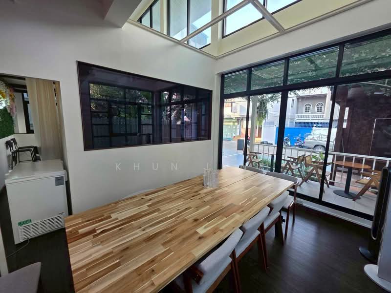 Commercial Building for Rent: Sukhumvit 63 – Near Main Road (SPSJP123), Bangkok, สุขุมวิท 63, Khlong Tan Nua, Watthana, Bangkok, , 200 sqm, Shophouse For Rent, by Khun Jane, 500143471 - DDproperty.com