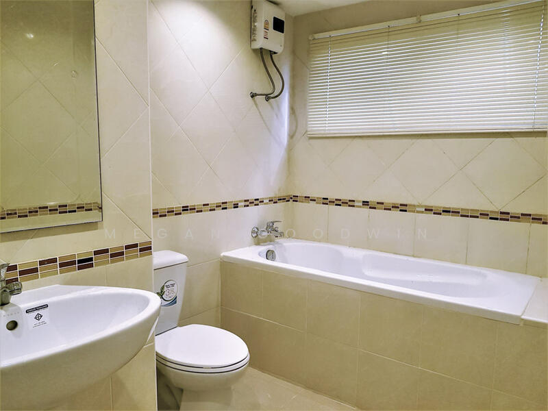 For Sale - Rungfa Condominium, Chon Buri (Pattaya)