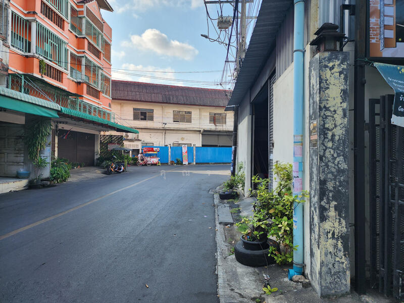 คุ้มค่า น่าลงทุน โกดังเปล่าขนาดเล็ก หรือทำเป็นโรงงาน ขนาด 51 ตร.ว. ผังเมืองสีส้ม กลางแหล่งค้าขาย, Bangkok, ประชาอุทิศ 59 แยก 5, Bangmot, Thung Khru, Bangkok, , 204 sqm, Warehouse/Factory For Sale, by คุณจา, 500143666 - DDproperty.com