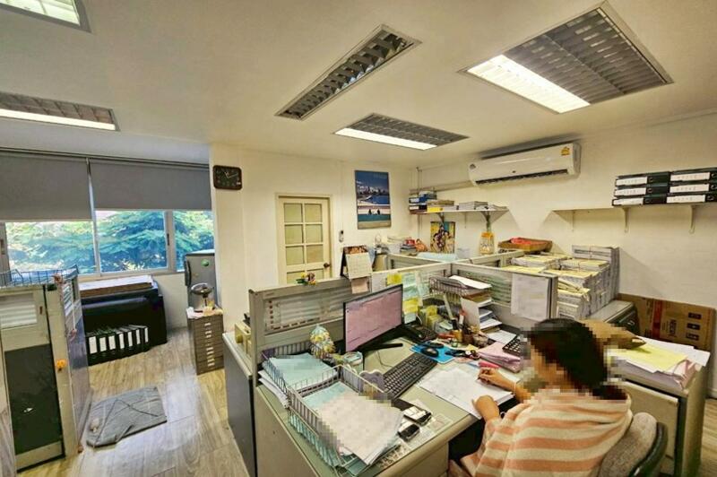 ขายโฮมออฟฟิศ ถนนพระราม 9 ใกล้ทางด่วนศรีรัช ห้วยขวาง 34 ตรว.3 ชั้น ใกล้ทางด่วน, Bangkok, Bang Kapi, Huai Khwang, Bangkok, , 250 sqm, Office Space For Sale, by คุณจอย, 500143720 - DDproperty.com