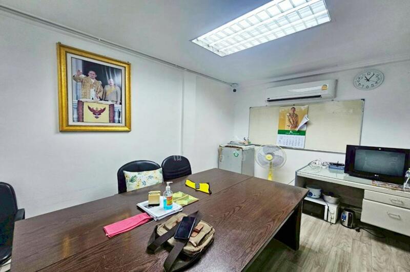 ขายโฮมออฟฟิศ ถนนพระราม 9 ใกล้ทางด่วนศรีรัช ห้วยขวาง 34 ตรว.3 ชั้น ใกล้ทางด่วน, Bangkok, Bang Kapi, Huai Khwang, Bangkok, , 250 sqm, Office Space For Sale, by คุณจอย, 500143720 - DDproperty.com