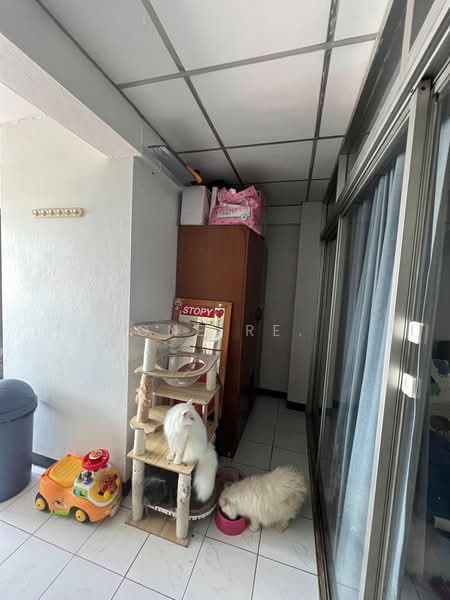 Family Park Condominium, Bangkok, 48 Soi Ladprao 48 separate 3 Ladprao Road, Samsen Nok, Huai Khwang, Bangkok, 1 Bedroom, 42 sqm, Condo For Sale, by One Re., 500143796 - DDproperty.com