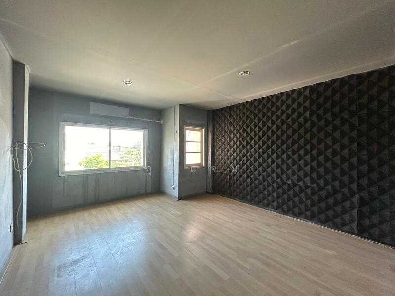 ลัลลี่วิลล์ ศรีด่าน 22, Samut Prakan, Bang Kaeo, Bang Plee, Samut Prakan, 3 Bedrooms, 132 sqm, Townhouse For Sale, by คุณแจม, 500143807 - DDproperty.com