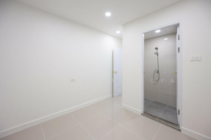 Grand Ville House 2, Bangkok, Soi Sukhumvit 19, Khlongtoei Nua, Watthana, Bangkok, 3 Bedrooms, 276 sqm, Condo For Sale, by Sita Kitjarusopa, 500143991 - DDproperty.com