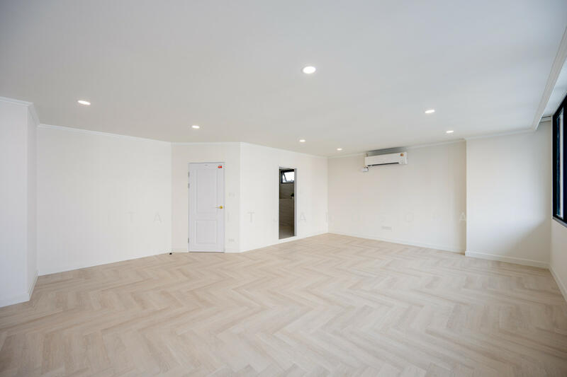 Grand Ville House 2, Bangkok, Soi Sukhumvit 19, Khlongtoei Nua, Watthana, Bangkok, 3 Bedrooms, 276 sqm, Condo For Sale, by Sita Kitjarusopa, 500143991 - DDproperty.com