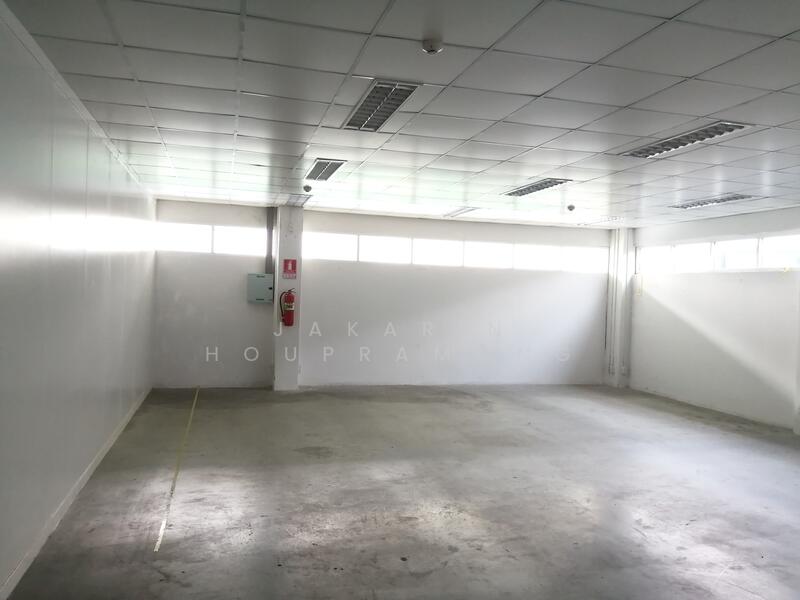 ให้เช่าโรงงาน พื้นที่สีม่วง รามอินทรา เสรีไทย คันนายาว กรุงเทพ 1200 ตรม, Bangkok, Khan Na Yao, Khan Na Yao, Bangkok, , 1,200 sqm, Warehouse/Factory For Rent, by Jakarin Houpramong, 500144007 - DDproperty.com