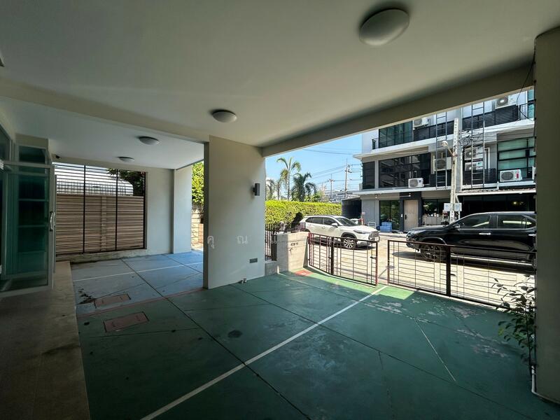 พรีเมี่ยมเพลส เอกมัย-รามอินทรา 2, Bangkok, Lat Phrao, Lat Phrao, Bangkok, , 330 sqm, Shophouse For Sale, by คุณแจม, 500144014 - DDproperty.com