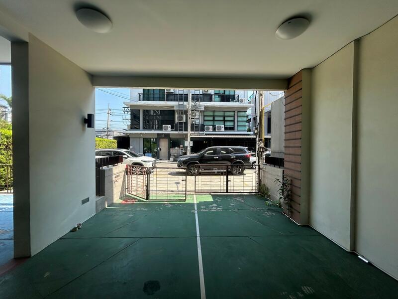 พรีเมี่ยมเพลส เอกมัย-รามอินทรา 2, กรุงเทพ, ลาดพร้าว, ลาดพร้าว, กรุงเทพ, 330 ตร.ม., ตึกแถว-อาคารพาณิชย์ ขาย, โดย คุณแจม, 500144014 - DDproperty.com