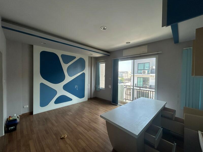 พรีเมี่ยมเพลส เอกมัย-รามอินทรา 2, Bangkok, Lat Phrao, Lat Phrao, Bangkok, , 330 sqm, Shophouse For Sale, by คุณแจม, 500144014 - DDproperty.com