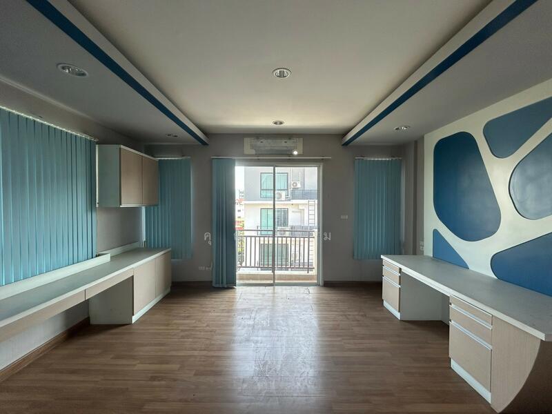 พรีเมี่ยมเพลส เอกมัย-รามอินทรา 2, กรุงเทพ, ลาดพร้าว, ลาดพร้าว, กรุงเทพ, 330 ตร.ม., ตึกแถว-อาคารพาณิชย์ ขาย, โดย คุณแจม, 500144014 - DDproperty.com