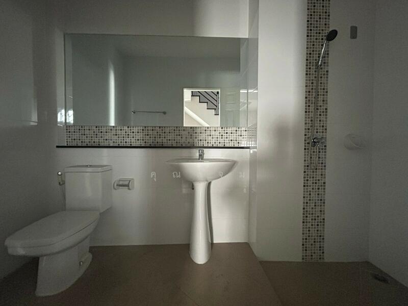 พรีเมี่ยมเพลส เอกมัย-รามอินทรา 2, กรุงเทพ, ลาดพร้าว, ลาดพร้าว, กรุงเทพ, 330 ตร.ม., ตึกแถว-อาคารพาณิชย์ ขาย, โดย คุณแจม, 500144014 - DDproperty.com