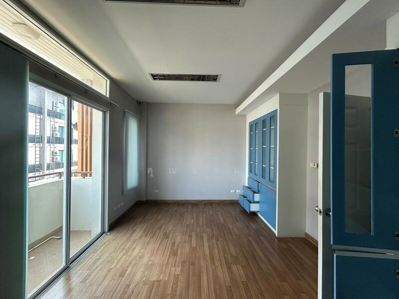 พรีเมี่ยมเพลส เอกมัย-รามอินทรา 2, Bangkok, Lat Phrao, Lat Phrao, Bangkok, , 330 sqm, Shophouse For Sale, by คุณแจม, 500144014 - DDproperty.com