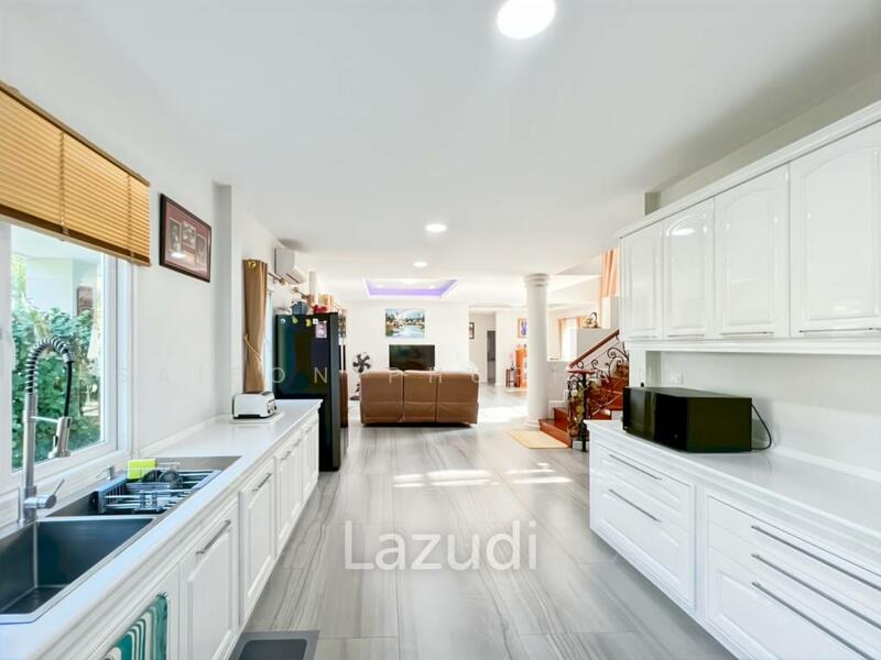 7 Bed 5 Bath Villa For Sale, Phetchaburi, Cha-am, Cha-Am, Phetchaburi, 7 Bedrooms, 512 sqm, Villa For Sale, by Saifon Phuphanna, 500144019 - DDproperty.com