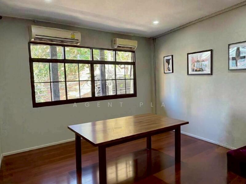 ให้เช่า - อาคารพาณิชย์ให้เช่า – 2 ยูนิต 3 ชั้น (ไม่มีเฟอร์) ใกล้ MRT พหลโยธิน (SPSAD3807), กรุงเทพ