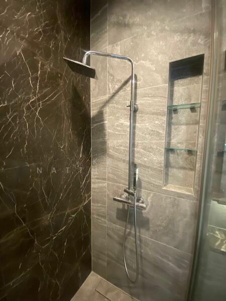 The Esse Sukhumvit 36, Bangkok, Soi Sukhumvit 36, Sukhumvit Road, Phra Kanong, Khlong Toei, Bangkok, 1 Bedroom, 38 sqm, Condo For Sale, by Kao Natthathida Paksee, 500144094 - DDproperty.com