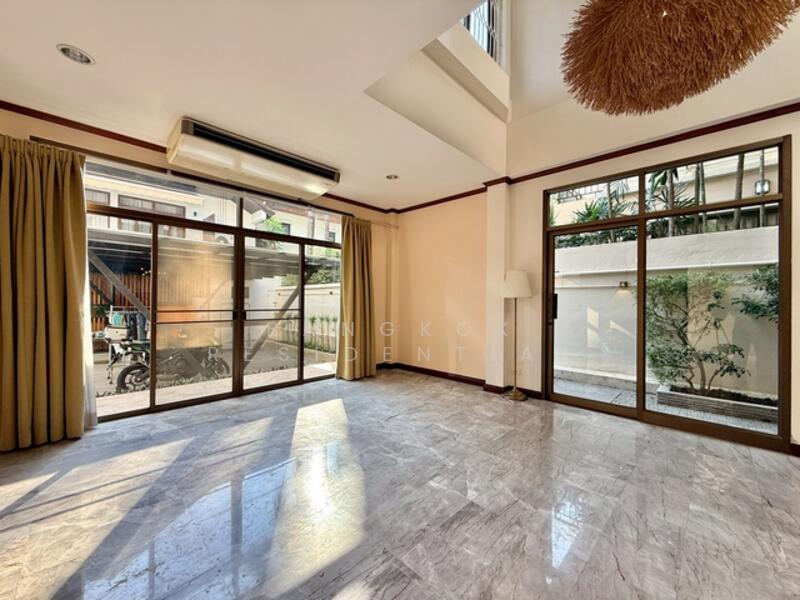 Single House, Bangkok, Khlong Toei, Khlong Toei, Bangkok, 5 Bedrooms, 350 sqm, Single Detached House For Rent, by Bangkok Residential, 500144185 - DDproperty.com