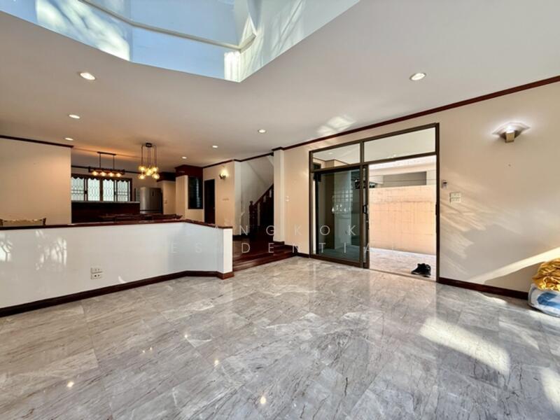 Single House, Bangkok, Khlong Toei, Khlong Toei, Bangkok, 5 Bedrooms, 350 sqm, Single Detached House For Rent, by Bangkok Residential, 500144185 - DDproperty.com