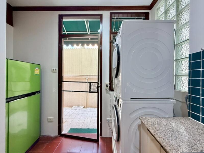 Single House, Bangkok, Khlong Toei, Khlong Toei, Bangkok, 5 Bedrooms, 350 sqm, Single Detached House For Rent, by Bangkok Residential, 500144185 - DDproperty.com