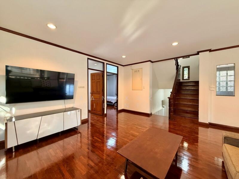 Single House, Bangkok, Khlong Toei, Khlong Toei, Bangkok, 5 Bedrooms, 350 sqm, Single Detached House For Rent, by Bangkok Residential, 500144185 - DDproperty.com