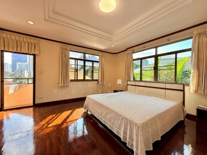 Single House, Bangkok, Khlong Toei, Khlong Toei, Bangkok, 5 Bedrooms, 350 sqm, Single Detached House For Rent, by Bangkok Residential, 500144185 - DDproperty.com