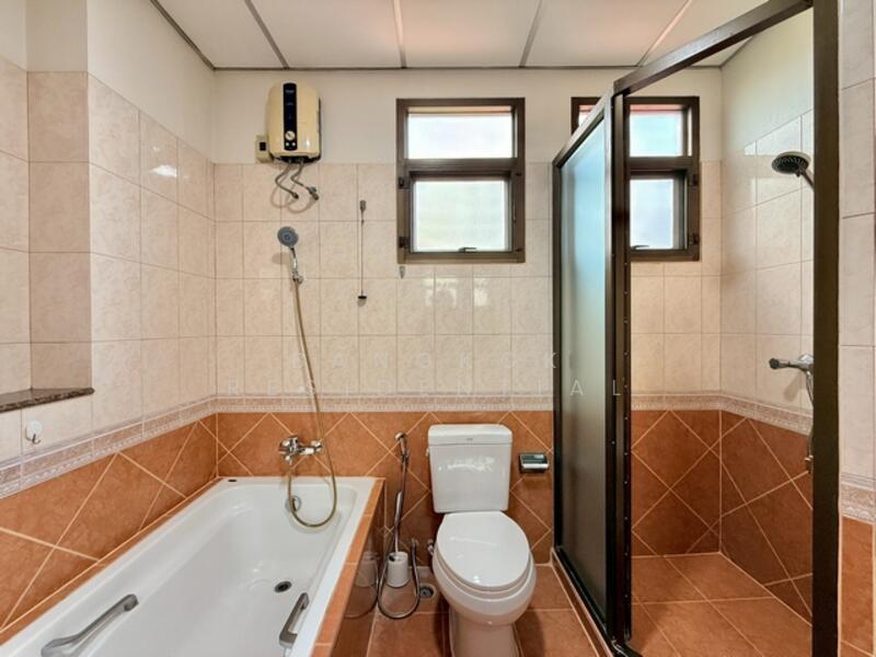 Single House, Bangkok, Khlong Toei, Khlong Toei, Bangkok, 5 Bedrooms, 350 sqm, Single Detached House For Rent, by Bangkok Residential, 500144185 - DDproperty.com