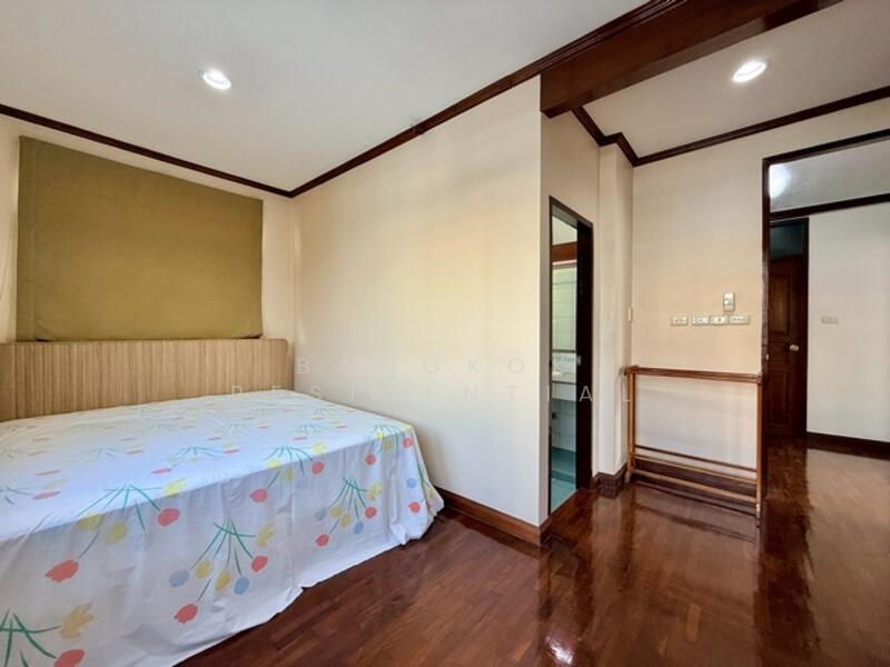 Single House, Bangkok, Khlong Toei, Khlong Toei, Bangkok, 5 Bedrooms, 350 sqm, Single Detached House For Rent, by Bangkok Residential, 500144185 - DDproperty.com