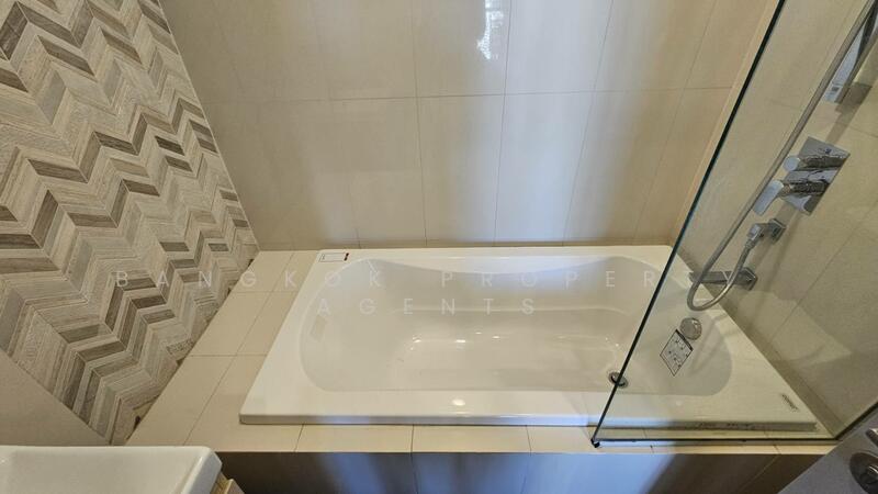 Oka Haus Sukhumvit 36, Bangkok, 3399 Rama 4 Road, Khong Tan, Khlong Toei, Bangkok, 1 Bedroom, 34 sqm, Condo For Rent, by BANGKOK PROPERTY AGENTS, 500144194 - DDproperty.com