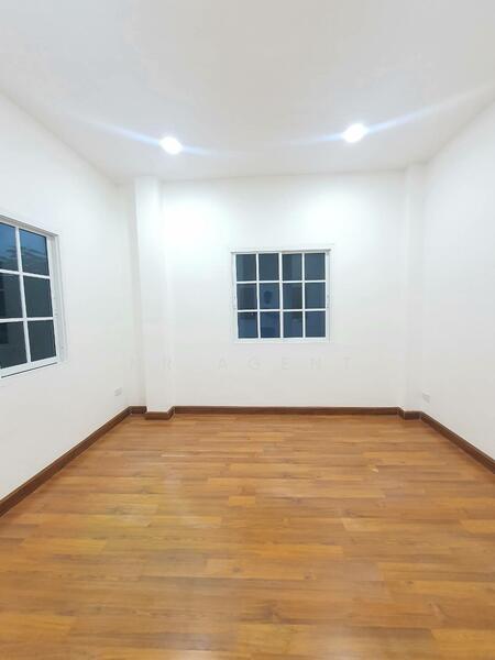 Baan Lalin The Young Executive Onnut-Wongwaen-Suwannabhumi, Bangkok, Chaloem Phrakiat Rama 9 Road, Dok Mai, Prawet, Bangkok, 3 Bedrooms, 150 sqm, Single Detached House For Sale, by NR AGENT, 500144241 - DDproperty.com