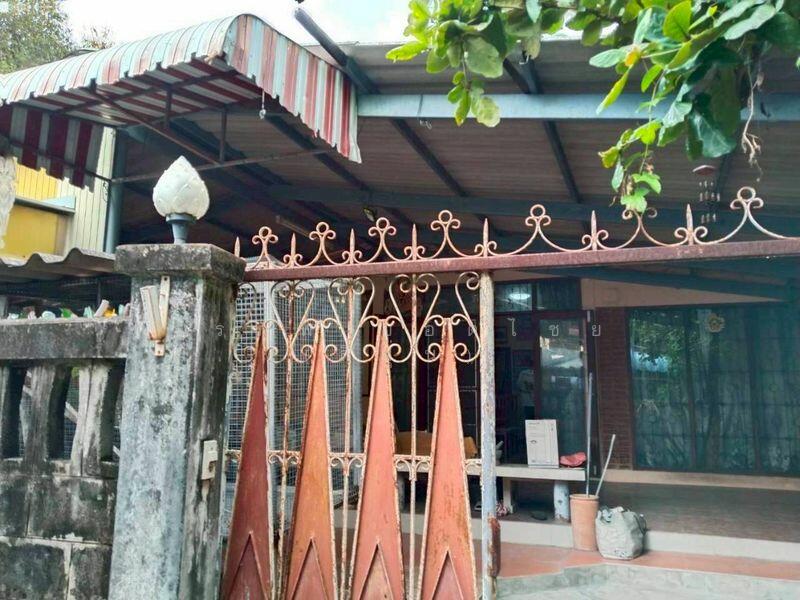 บ้านเดี่ยว หลังมุม หลังพาต้า ปิ่นเกล้า เนื้อที่ 100 ตร.ว. ใกล้ MRT สิรินธร และ รพ.ศิริราช เขตบางพลัด, Bangkok, Bang Yi Khan, Bang Phlat, Bangkok, 2 Bedrooms, 400 sqm, Single Detached House For Sale, by สรภพ ยอดไชย (สีฝุ่น), 500144356 - DDproperty.com