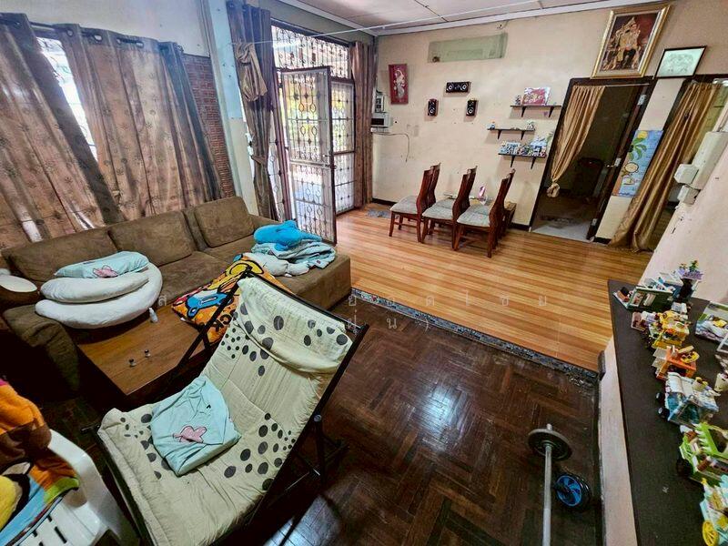 บ้านเดี่ยว หลังมุม หลังพาต้า ปิ่นเกล้า เนื้อที่ 100 ตร.ว. ใกล้ MRT สิรินธร และ รพ.ศิริราช เขตบางพลัด, Bangkok, Bang Yi Khan, Bang Phlat, Bangkok, 2 Bedrooms, 400 sqm, Single Detached House For Sale, by สรภพ ยอดไชย (สีฝุ่น), 500144356 - DDproperty.com