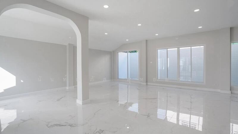 For Sale - Parinyada Chalongrat, Bangkok