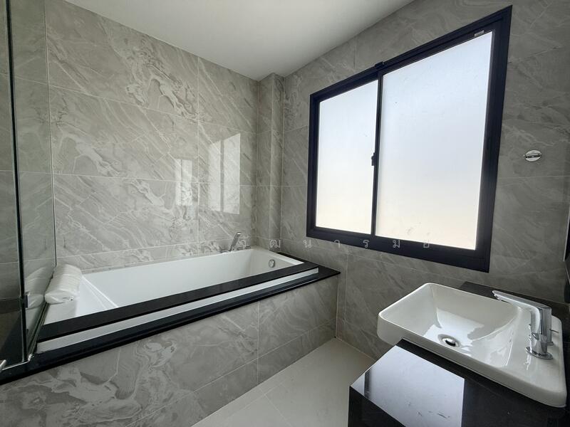 Grand Bangkok Boulevard Ratchaphruek-Pinklao, Bangkok, Bang Chueak Nang Road, Bang Chuek Nang, Taling Chan, Bangkok, 5 Bedrooms, 604 sqm, Single Detached House For Sale, by Supajee Wattanarom, 500144450 - DDproperty.com