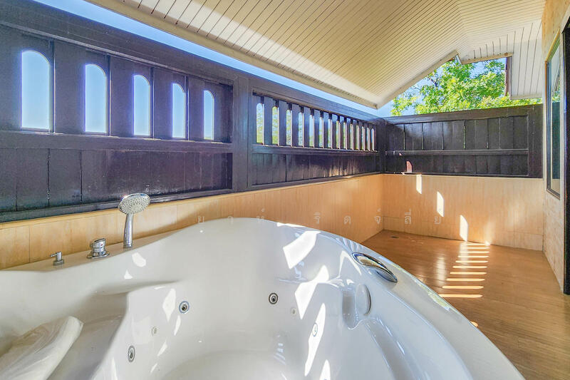 Spacious Private Residence with Pool and Garden Setting, Chiang Mai, Mae Phaek, San Sai, Chiang Mai, 4 Bedrooms, 400 sqm, Single Detached House For Sale, by Elijah Ridgley, 500144504 - DDproperty.com